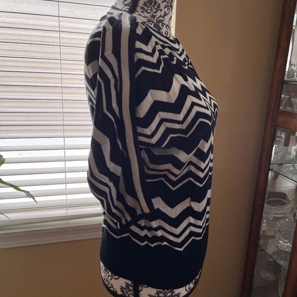 Neiman Marcus Sweater ZigZag Dolman Mint Cond. - Picture 4 of 6